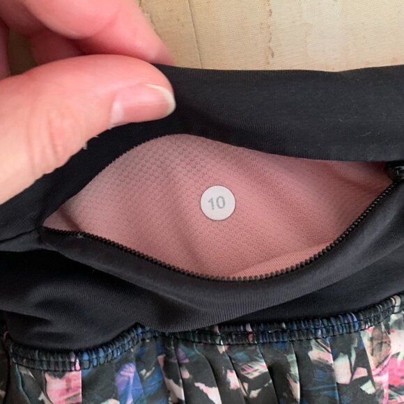 Lululemon Womens Pleat To Street Tennis Mini Skirt II In Floral Backdrop Size 10 - Picture 10 of 14